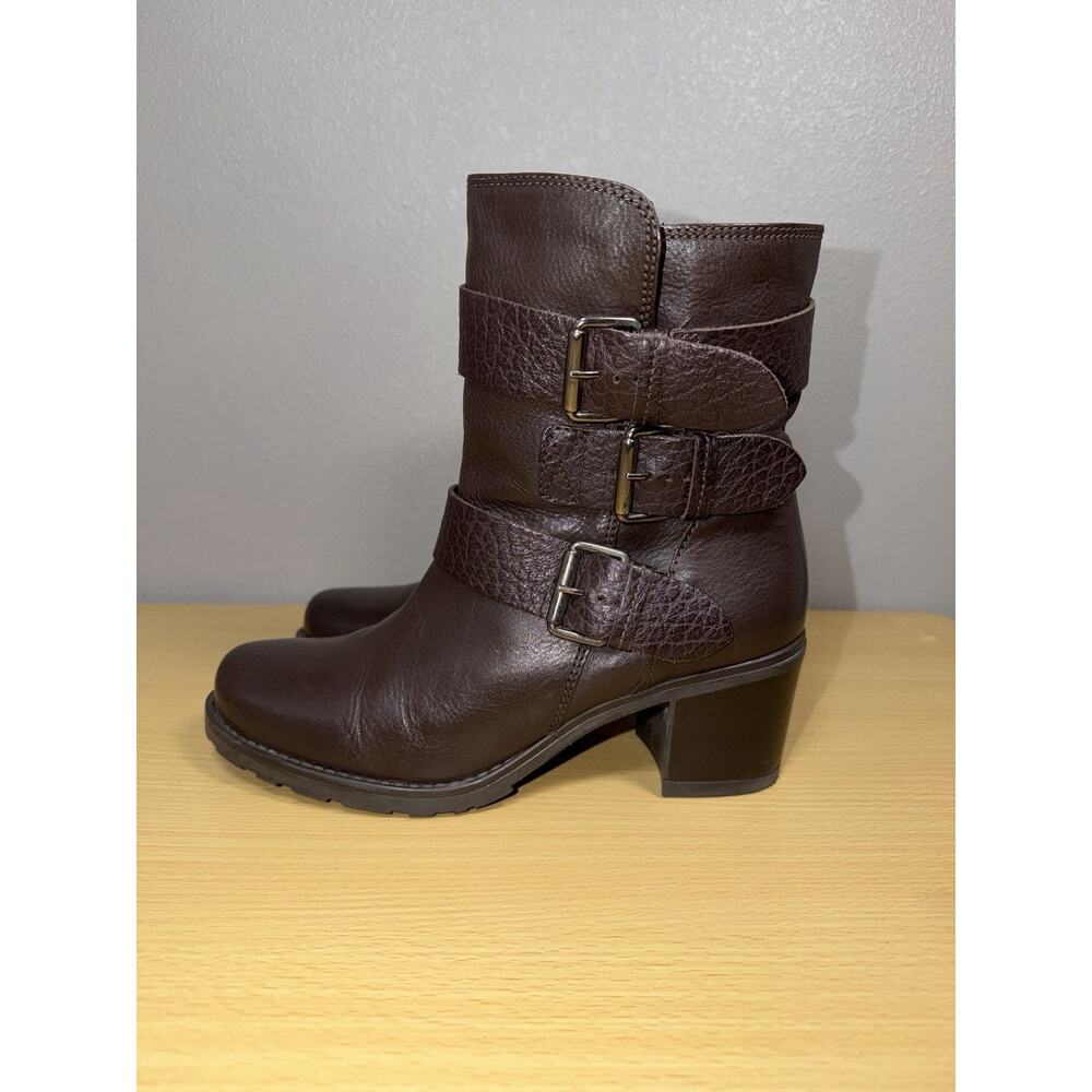 Clarks Fernwood Lake Boots Women’s Sz 8 M Brown Leather Moto Buckle Chunky Heel - Picture 4 of 13